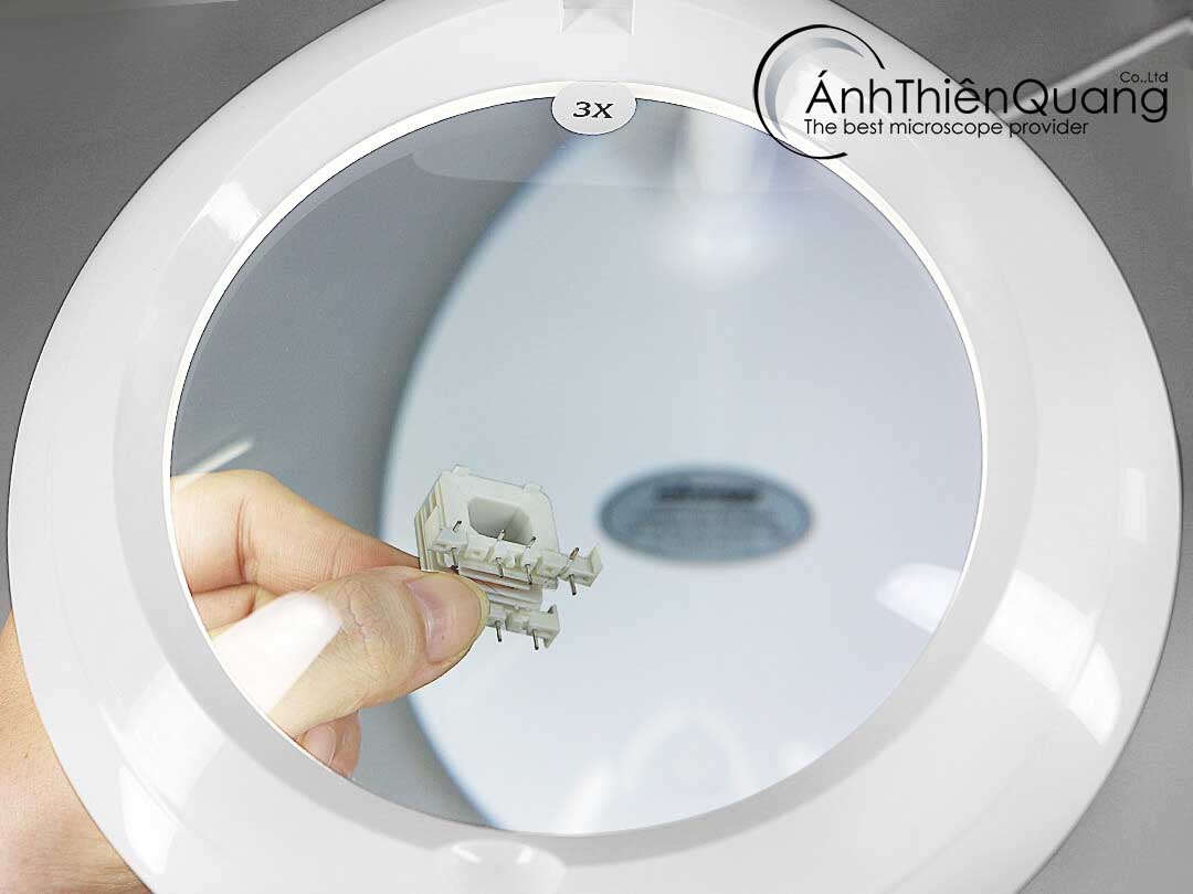 Kính lúp để bàn L560 dpd kinh lup de ban L 560 01