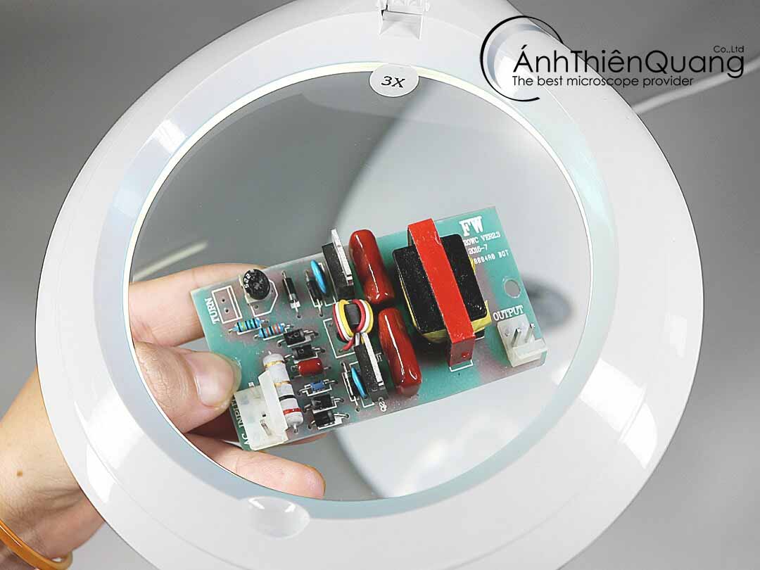Kính lúp để bàn L560 kinh-lup-de-ban-l560
