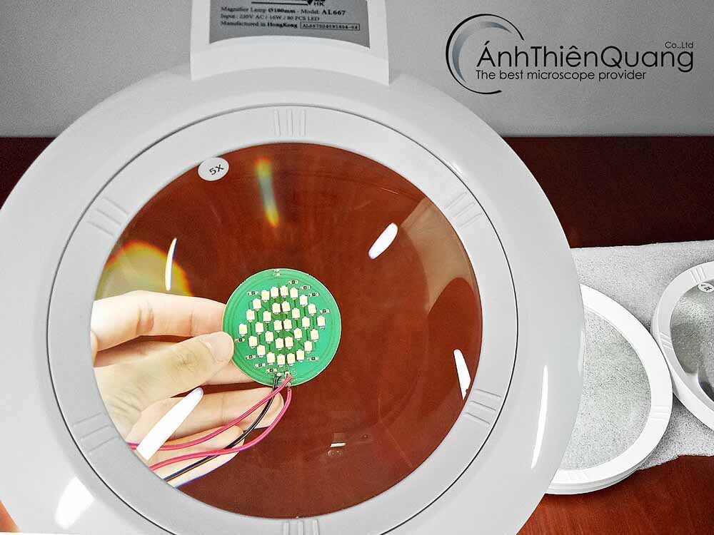 Kính lúp để bàn AL667 kinh lup de ban al 667 01